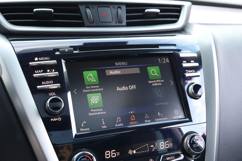 Nissan Murano Vehicle Image 13