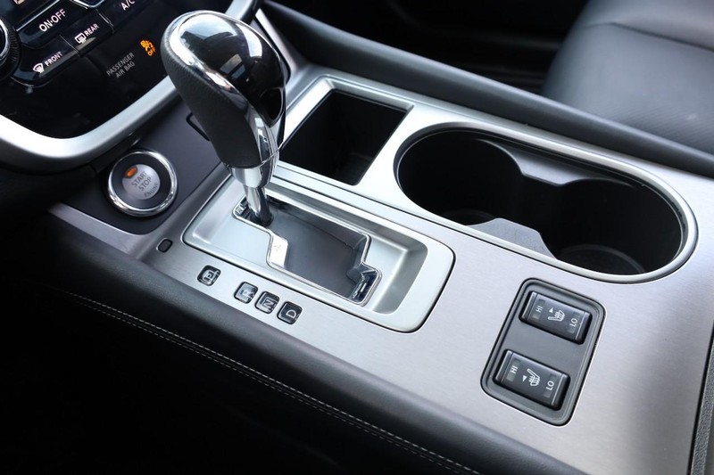 Nissan Murano Vehicle Image 18