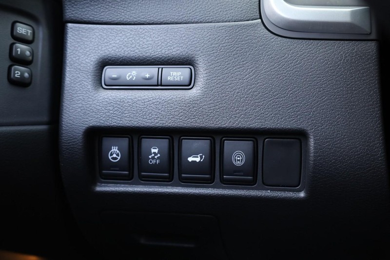 Nissan Murano Vehicle Image 22