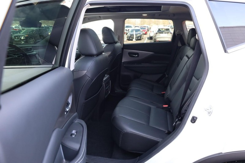 Nissan Murano Vehicle Image 24