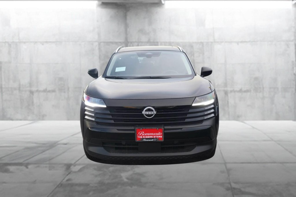 Nissan Kicks Vehicle Image 04