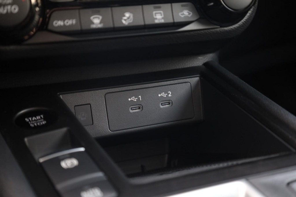 Nissan Kicks Vehicle Image 17