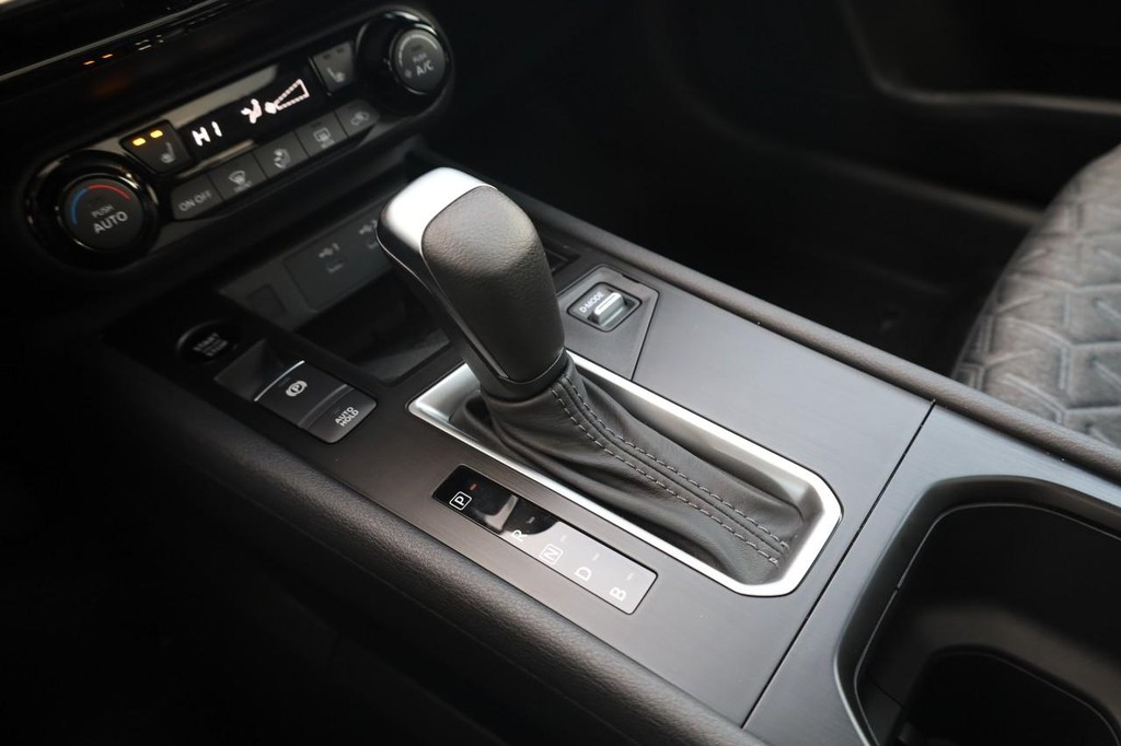 Nissan Kicks Vehicle Image 18