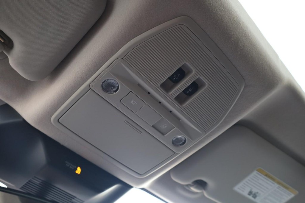 Nissan Kicks Vehicle Image 19