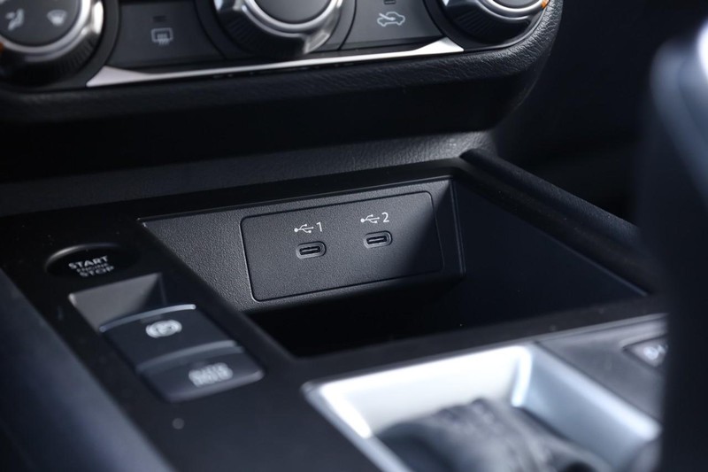 Nissan Kicks Vehicle Full-screen Gallery Image 15