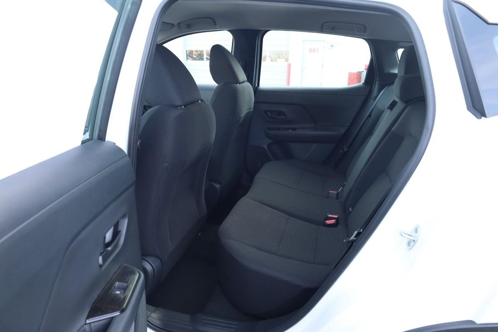 Nissan Kicks Vehicle Image 21