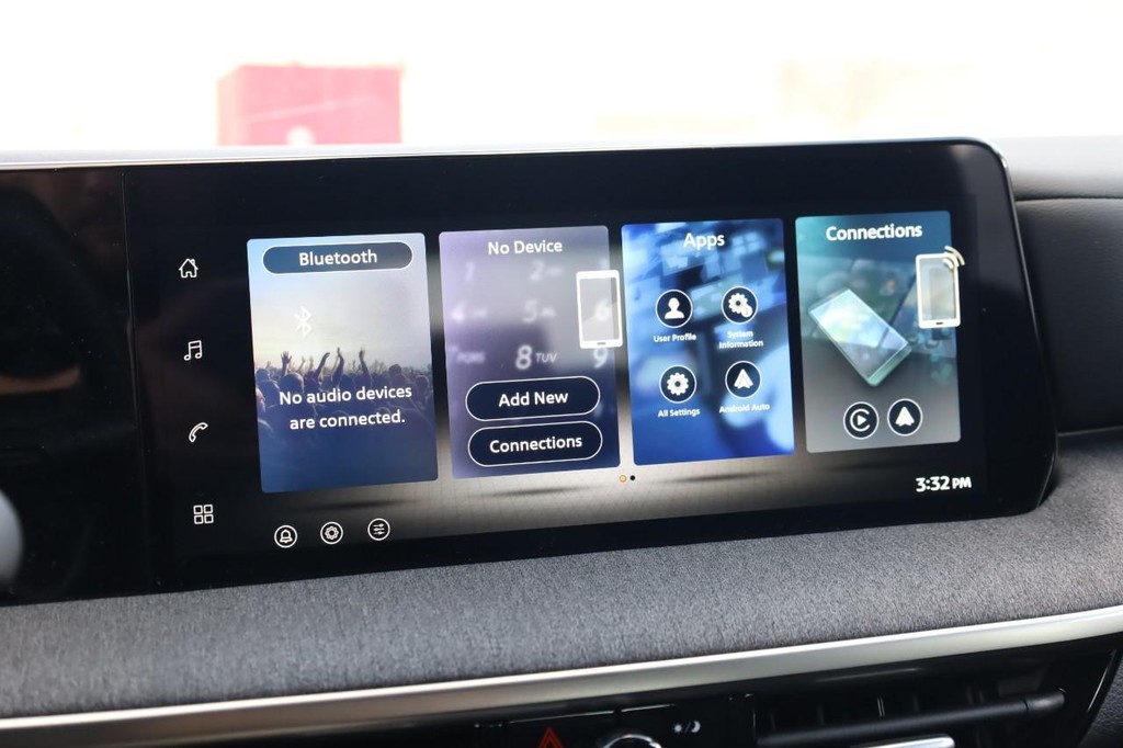 Nissan Kicks Vehicle Image 11