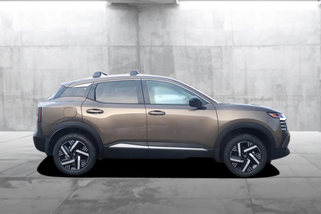 Nissan Kicks Vehicle Image 05