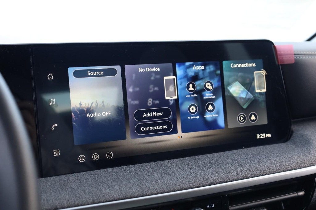 Nissan Kicks Vehicle Image 11