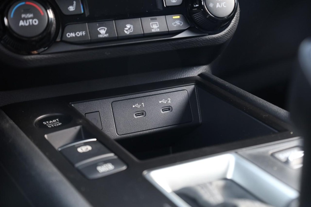 Nissan Kicks Vehicle Image 15