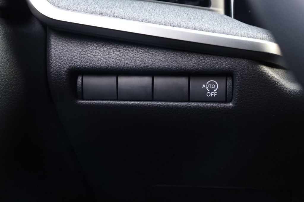 Nissan Kicks Vehicle Image 19