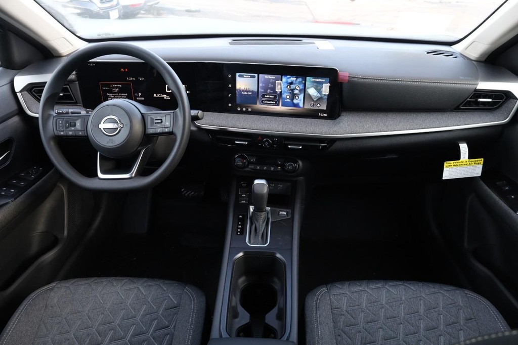 Nissan Kicks Vehicle Image 22