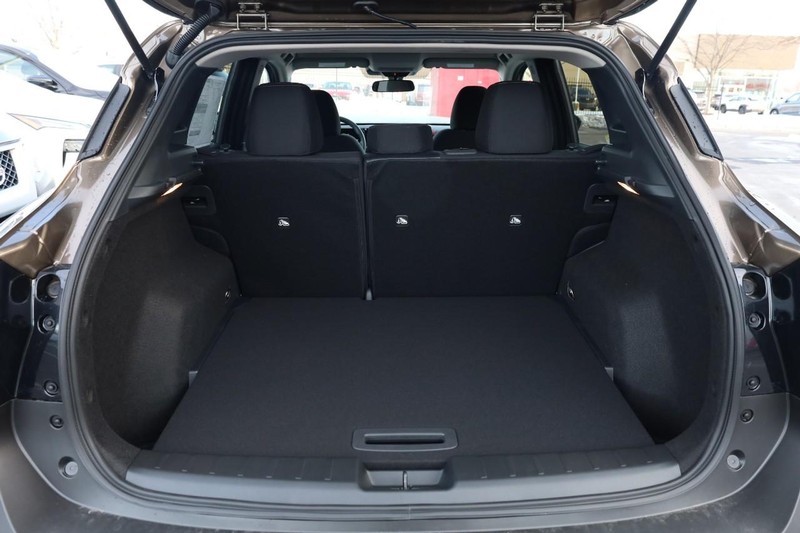 Nissan Kicks Vehicle Image 07