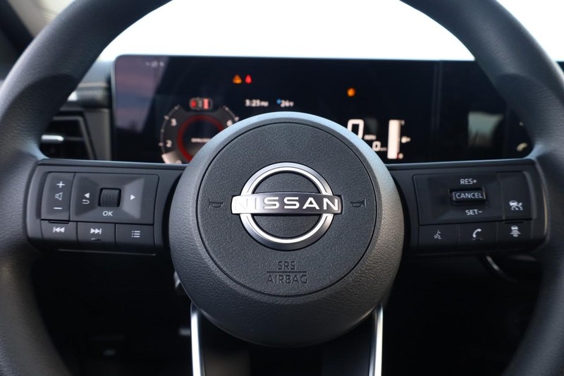 Nissan Kicks Vehicle Image 09