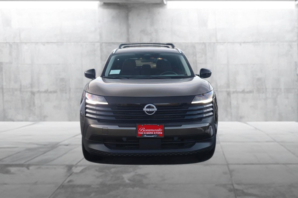 Nissan Kicks Vehicle Image 04