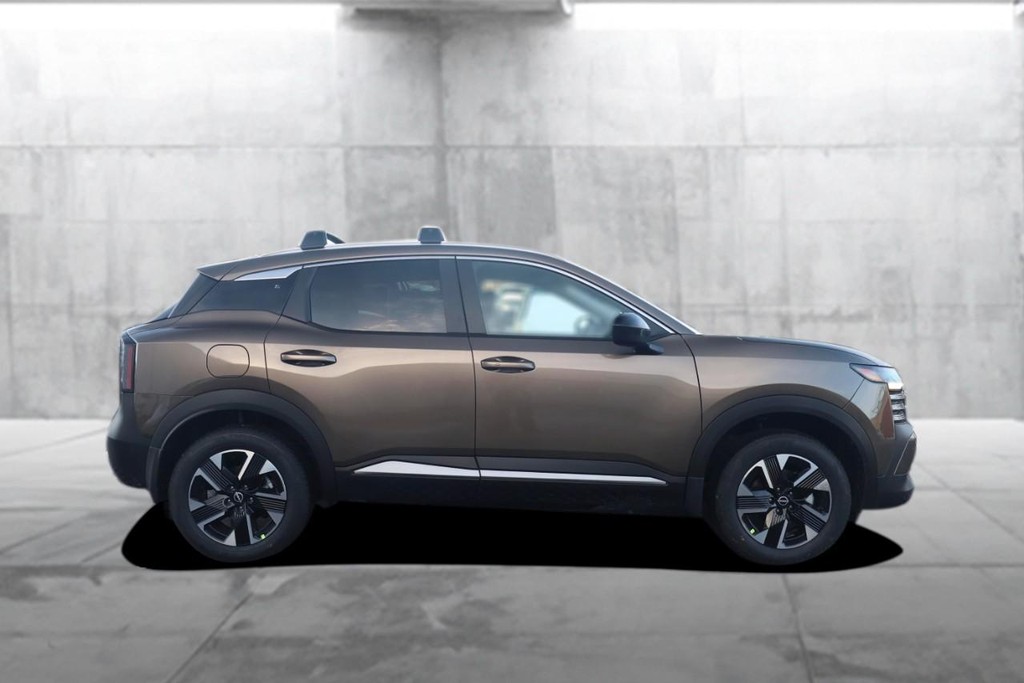 Nissan Kicks Vehicle Image 05
