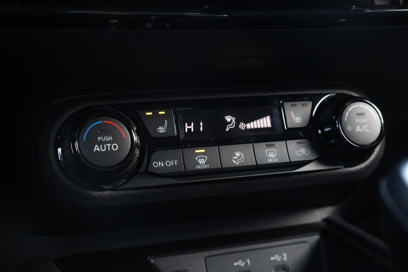 Nissan Kicks Vehicle Full-screen Gallery Image 14