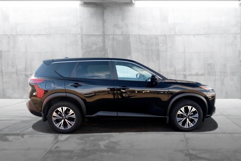 Nissan Rogue Vehicle Full-screen Gallery Image 5
