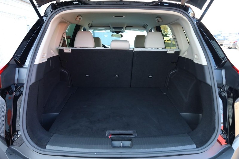 Nissan Rogue Vehicle Full-screen Gallery Image 7