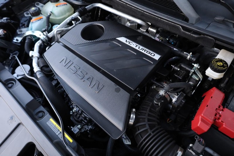 Nissan Rogue Vehicle Full-screen Gallery Image 25