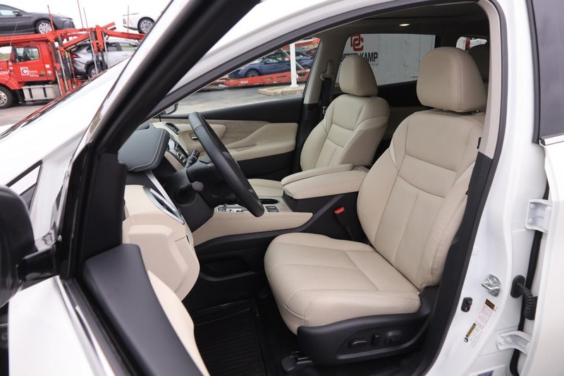 Nissan Murano Vehicle Image 10