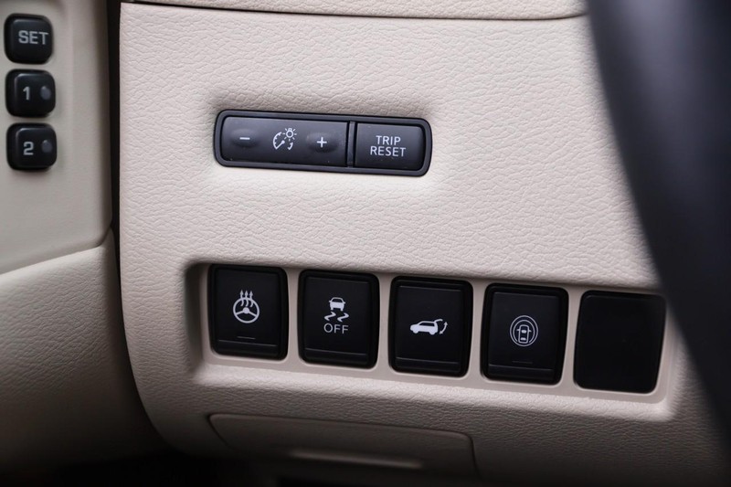 Nissan Murano Vehicle Image 21