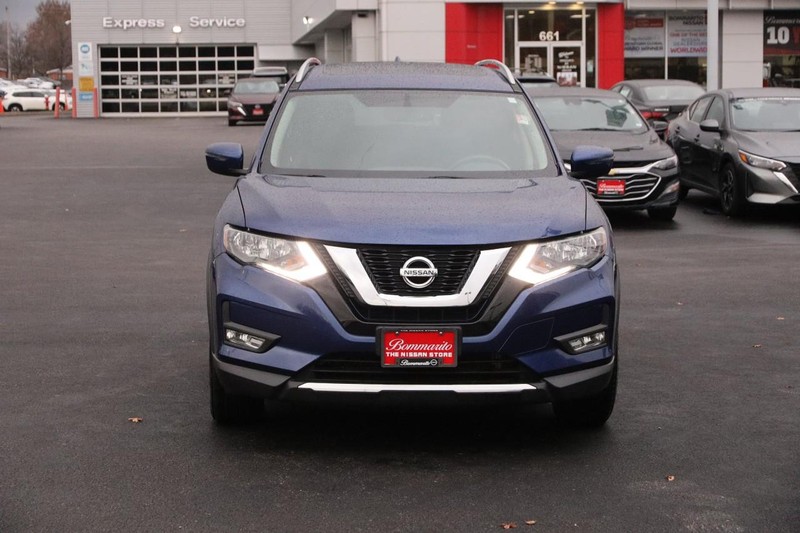 Nissan Rogue Vehicle Image 04