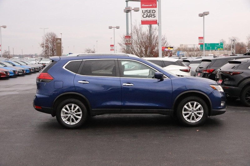 Nissan Rogue Vehicle Image 05