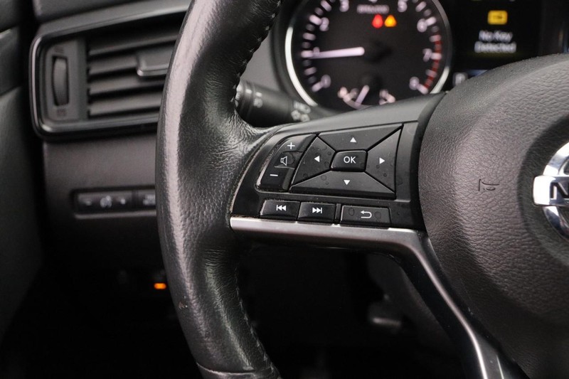 Nissan Rogue Vehicle Image 11