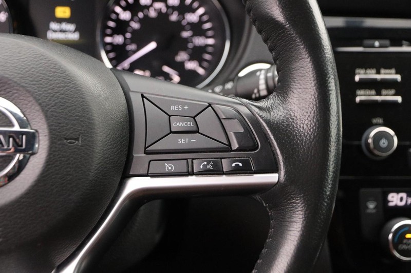 Nissan Rogue Vehicle Image 12