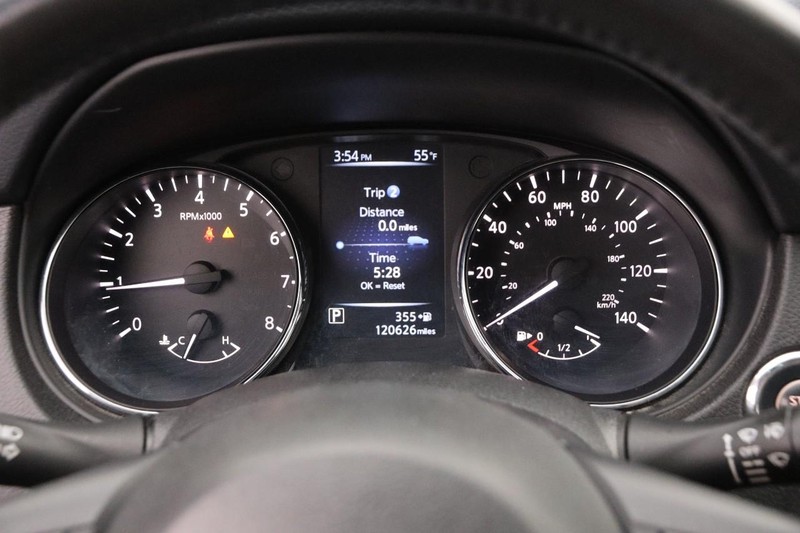 Nissan Rogue Vehicle Image 13