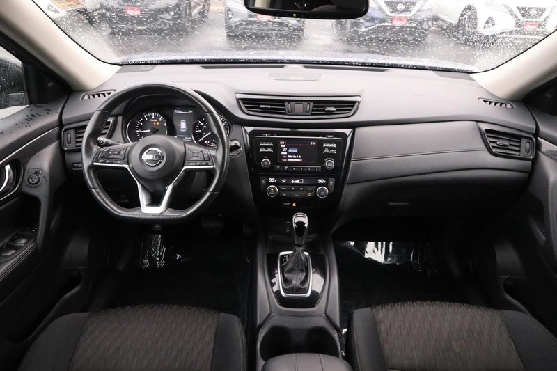 Nissan Rogue Vehicle Image 19