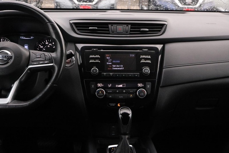 Nissan Rogue Vehicle Image 22