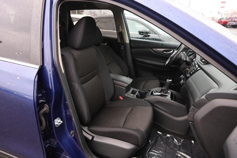 Nissan Rogue Vehicle Image 24
