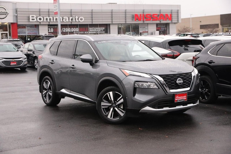 Nissan Rogue Vehicle Image 02