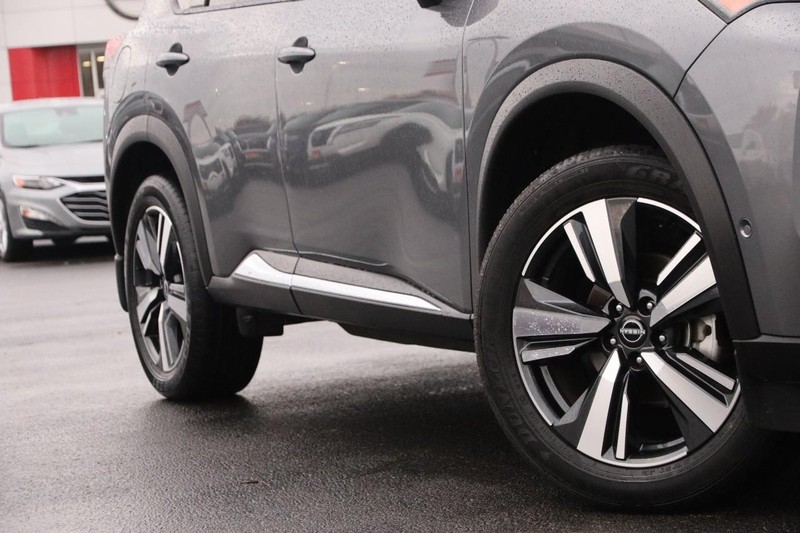 Nissan Rogue Vehicle Image 03