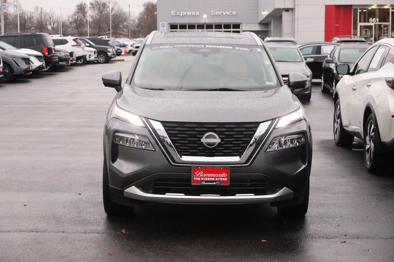 Nissan Rogue Vehicle Image 04