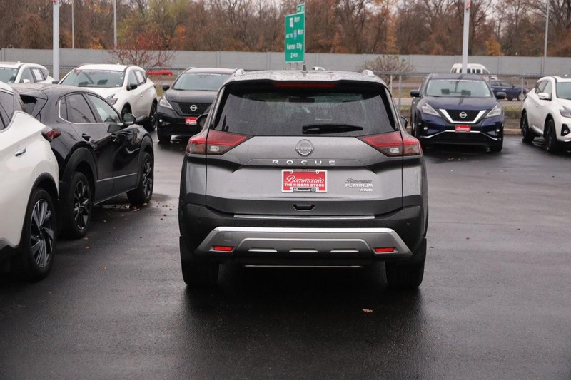 Nissan Rogue Vehicle Image 06