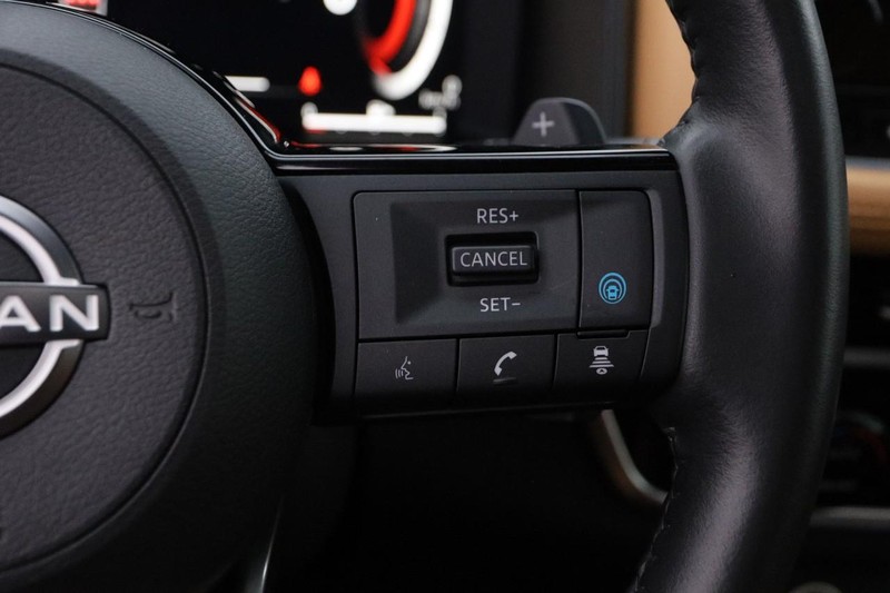 Nissan Rogue Vehicle Image 14