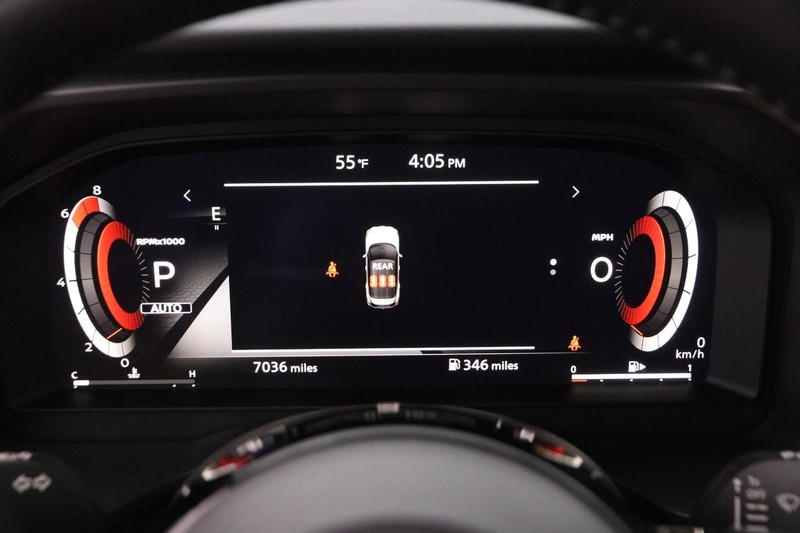 Nissan Rogue Vehicle Image 15