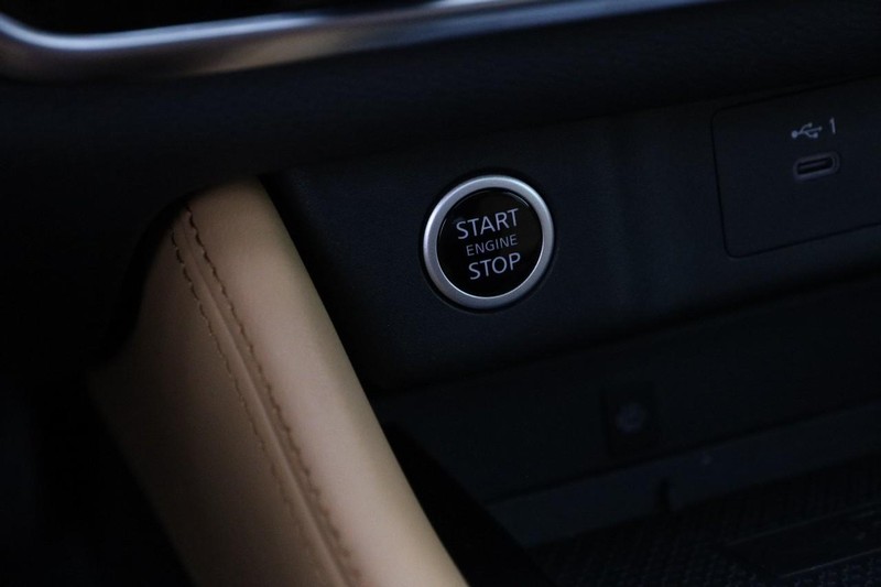 Nissan Rogue Vehicle Image 16