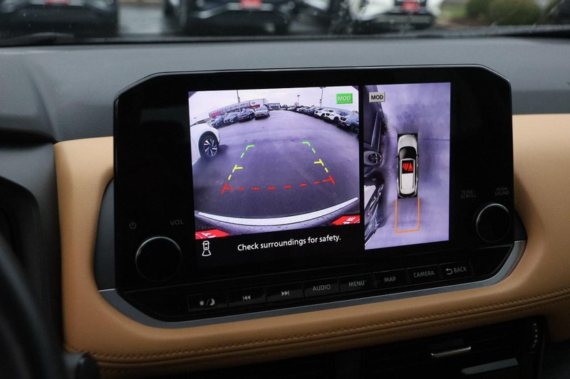 Nissan Rogue Vehicle Image 18