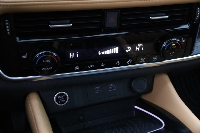 Nissan Rogue Vehicle Image 19