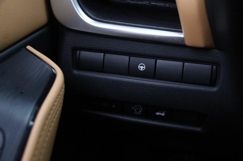 Nissan Rogue Vehicle Image 21