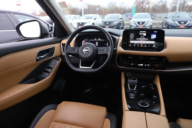 Nissan Rogue Vehicle Image 23