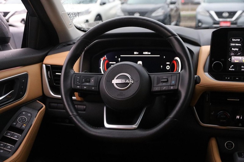 Nissan Rogue Vehicle Image 24