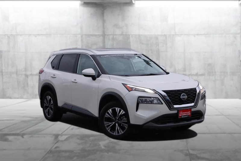 Nissan Rogue Vehicle Image 02