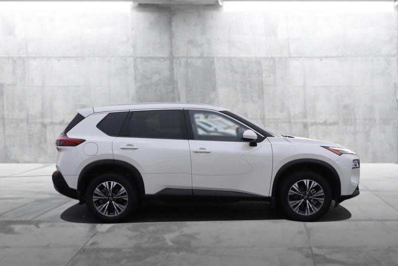 Nissan Rogue Vehicle Image 05