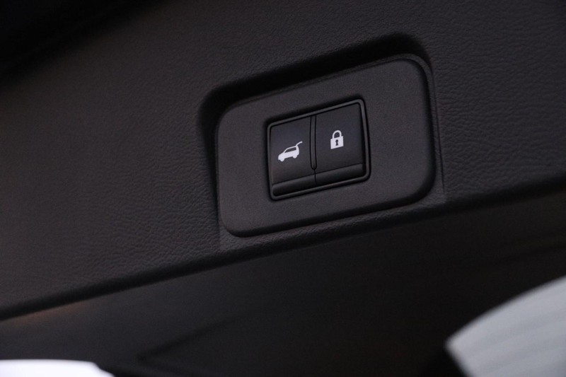 Nissan Rogue Vehicle Image 08