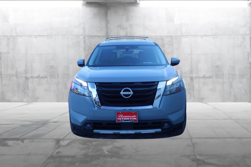 Nissan Pathfinder Vehicle Image 04